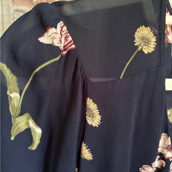 Reformation S/P wrap floral dress - Picture 7 of 7